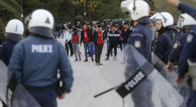 Biberonlara bile el koyuyorlar Biberonlara bile el koyuyorlar