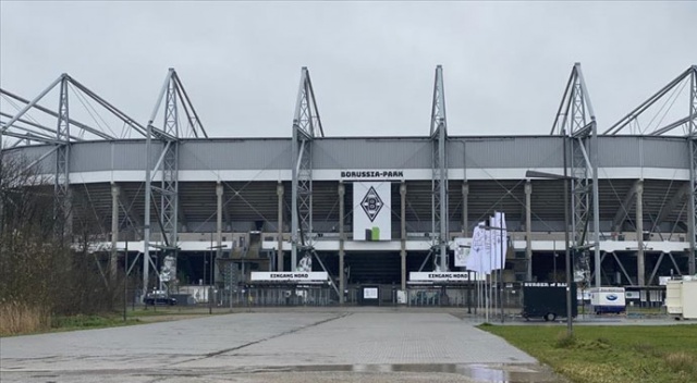 Borussia Mönchengladbach futbolcuları koronavirüs salgını nedeniyle gelirlerinin bir bölümünden vazgeçti