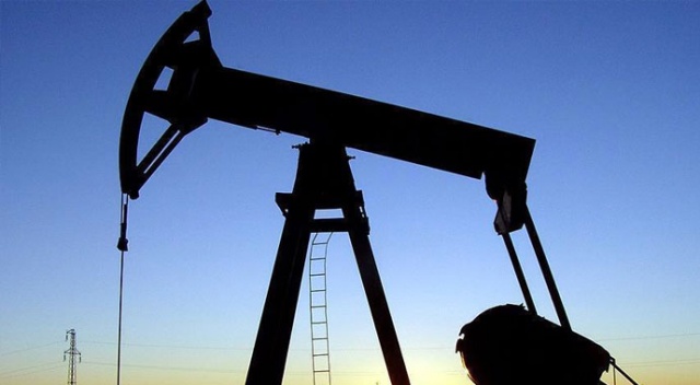 Brent petrolün varili fiyatı 26,16 dolar