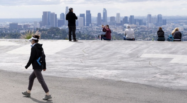 California 8 hafta içinde nüfusunun yüzde 56'sının koronavirüsden etkileneceğini öngörüyor