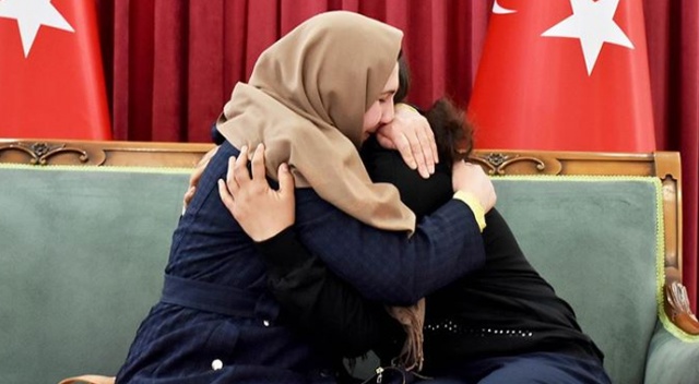Diyarbakır'da nöbet tutan bir aile daha evladına kavuştu Diyarbakır'da nöbet tutan bir aile daha evladına kavuştu