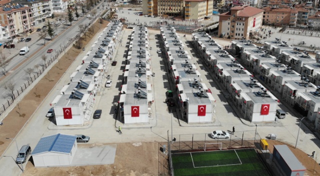 Elazığ'da konteyner kentlerde 3 bin 500 kişi yaşamaya başladı