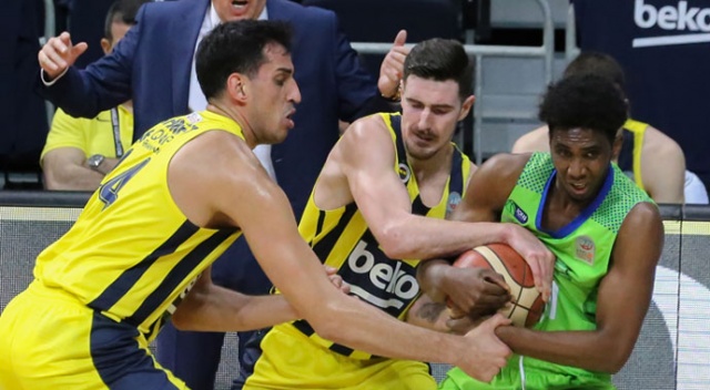 Fenerbahçe Beko'nun ligde son maçını yaptığı TOFAŞ'tan 'koronavirüs' açıklaması Fenerbahçe Beko'nun ligde son maçını yaptığı TOFAŞ'tan 'koronavirüs' açıklaması