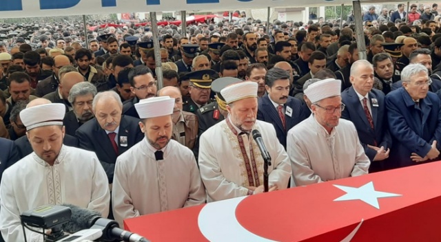 İdlib&#039;de şehit olan Uzman Onbaşı Akman Denizli&#039;de son yolculuğuna uğurlandı