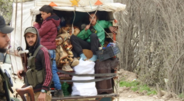 İdlibliler ateşkesin ardından dönüşe geçti İdlibliler ateşkesin ardından dönüşe geçti