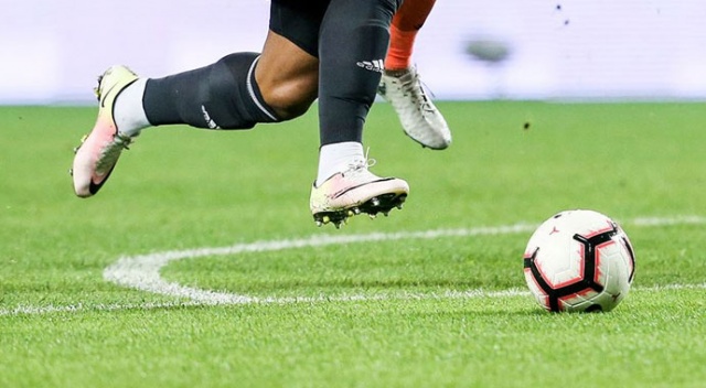 İngiltere&#039;de futboldaki ara 30 Nisan&#039;a uzatıldı