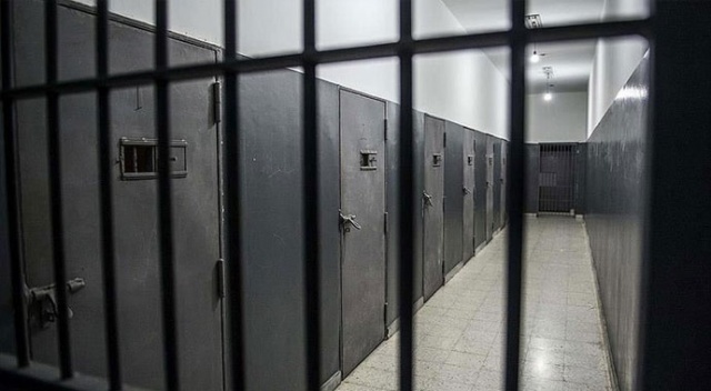 İran&#039;da koronavirüs nedeniyle 85 bin mahkuma ev izni