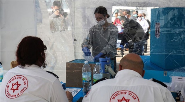 İsrail&#039;de seçim yetkilileri koronavirüs karantinasındaki seçmenlerin oyunu saymayı reddetti