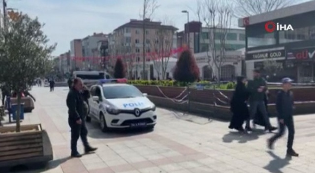 İstanbul'da polisten megafonla koronavirüse karşı 'evde kalın' çağrısı İstanbul'da polisten megafonla koronavirüse karşı 'evde kalın' çağrısı