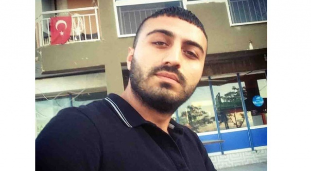 İzmir’de silahlı ve bıçaklı kavga: 1 ölü, 1 yaralı İzmir’de silahlı ve bıçaklı kavga: 1 ölü, 1 yaralı