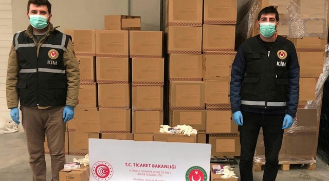 Kaçak yolla yurt dışına çıkarılmak istenen 86 bin adet tıbbi eldiven ele geçirildi Kaçak yolla yurt dışına çıkarılmak istenen 86 bin adet tıbbi eldiven ele geçirildi