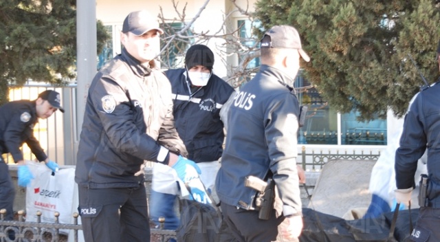 Kadıköy Sahili'nde erkek cesedi bulundu Kadıköy Sahili'nde erkek cesedi bulundu