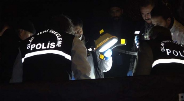 Kaldırımda yürürken bir anda yere yığılan şahsın öldürüldüğü ortaya çıktı Kaldırımda yürürken bir anda yere yığılan şahsın öldürüldüğü ortaya çıktı