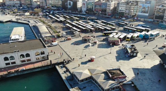 Koronavirüs nedeniyle İstanbul'da meydanlar boş kaldı Koronavirüs nedeniyle İstanbul'da meydanlar boş kaldı