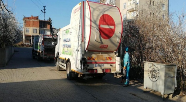 Koronavirüse karşı çöp konteynerleri de dezenfekte ediliyor