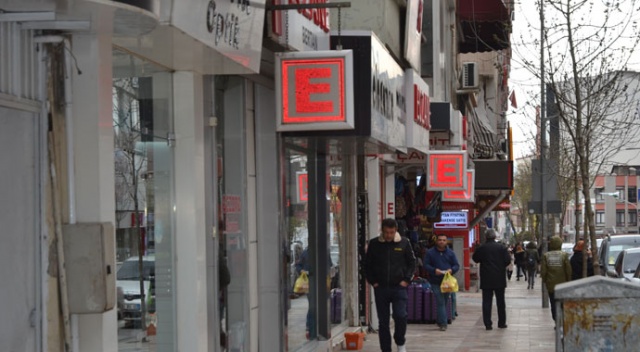 Koronavirüsten dolayı bulunamayan ürünlere ateş ölçer de eklendi Koronavirüsten dolayı bulunamayan ürünlere ateş ölçer de eklendi