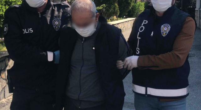 Koronavirüsü bahane edip yaşlı adama kolonya uzatarak gasp eden şahıs kamerada Koronavirüsü bahane edip yaşlı adama kolonya uzatarak gasp eden şahıs kamerada