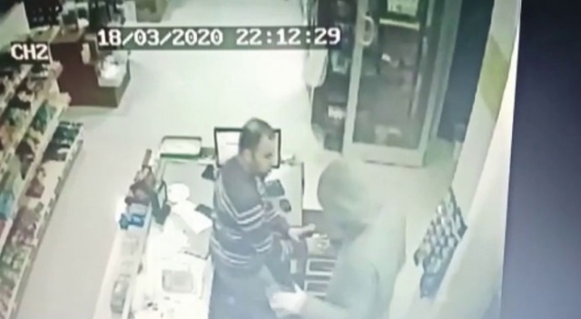 Marketi gasp edip, sevgilisiyle eğlendi Marketi gasp edip, sevgilisiyle eğlendi
