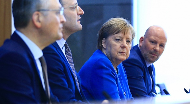 Merkel'den koronavirüsle mücadelede dayanışma çağrısı Merkel'den koronavirüsle mücadelede dayanışma çağrısı