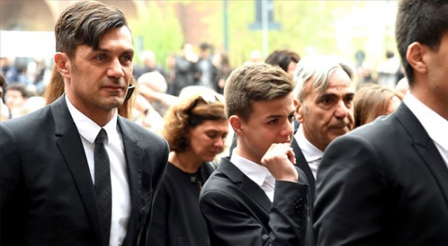 Milan'ın efsane ismi Paolo Maldini ve oğlunda koronavirüs çıktı Milan'ın efsane ismi Paolo Maldini ve oğlunda koronavirüs çıktı
