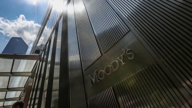 Moody&#039;s: Düşük fiyatlar petrol ve doğal gaz şirketlerinin finansal risklerini artırdı