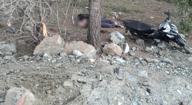 Motosiklet uçuruma düştü: 1 ölü Motosiklet uçuruma düştü: 1 ölü