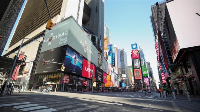 New York&#039;ta Kovid-19 nedeniyle zorunlu olmayan tüm iş yerleri kapanacak