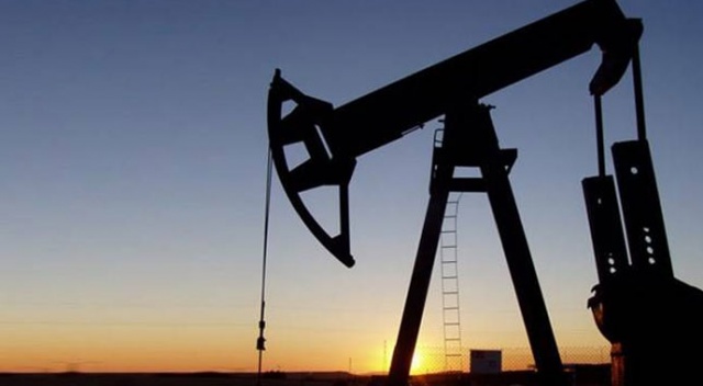 Petrol devi şirketlerin kârı yüzde 40 düştü Petrol devi şirketlerin kârı yüzde 40 düştü