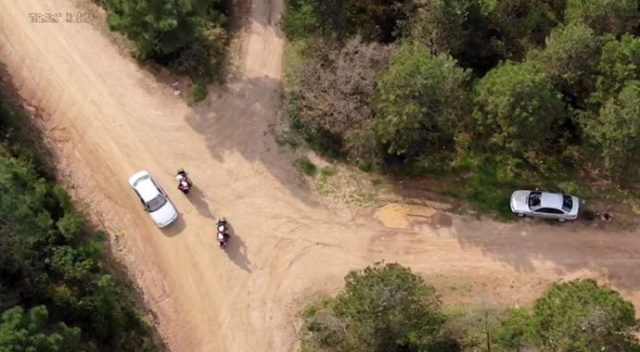 Polis 'evde kalın' çağrısını drone ile yaptı! Piknikçiler şaşkına döndü Polis 'evde kalın' çağrısını drone ile yaptı! Piknikçiler şaşkına döndü