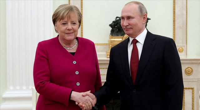 Putin ve Merkel İdlib'deki durumu görüştü Putin ve Merkel İdlib'deki durumu görüştü