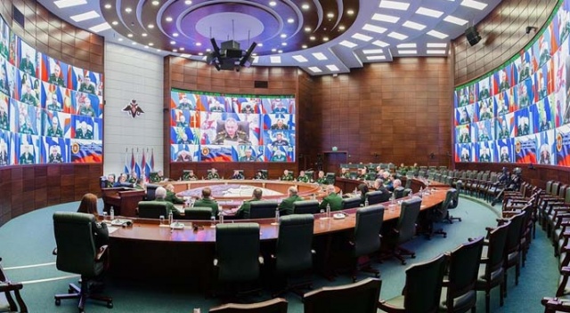 Rus ordusunun komutanları korona virüs testi yaptırdı