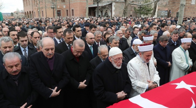 Şevket Kazan son yolculuğuna uğurlandı