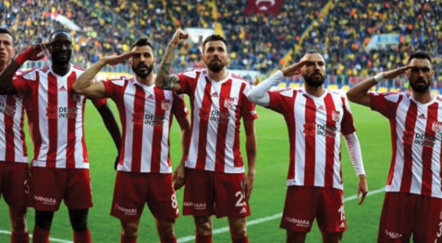 Sivasspor, Ankaragücü'nü 3-0 yendi Sivasspor, Ankaragücü'nü 3-0 yendi