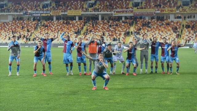 Süper Lig’in 19. hafta erteleme maçında Trabzonspor, Yeni Malatyaspor&#039;u 3-1 mağlup etti