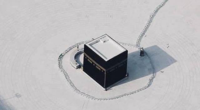 Suudi Arabistan, koronavirüs nedeniyle Kâbe ziyaretlerini durdurdu