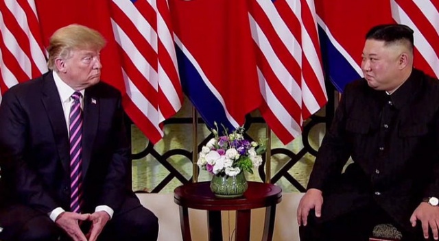 Trump'tan Kuzey Kore lideri Kim'e 'koronavirüs' için iş birliği mektubu Trump'tan Kuzey Kore lideri Kim'e 'koronavirüs' için iş birliği mektubu