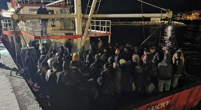 Urla’da 125 sığınmacı yakalandı Urla’da 125 sığınmacı yakalandı