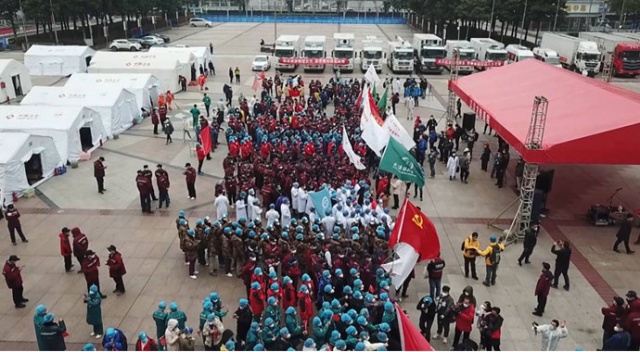 Wuhan’da geçici kurulan hastaneler kapatılıyor Wuhan’da geçici kurulan hastaneler kapatılıyor