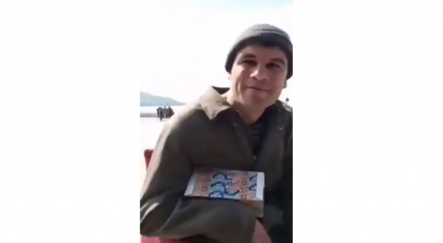 Yara bandı satan kısmi felçli, üç çocuk babasından duygulandıran konuşma Yara bandı satan kısmi felçli, üç çocuk babasından duygulandıran konuşma