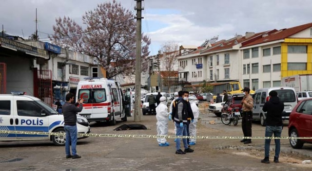 Yaşlı adam yolda ölü bulundu Yaşlı adam yolda ölü bulundu