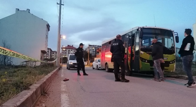 Yeni işe başlayan halk otobüsü sürücüsü evinin önünde silahla vuruldu