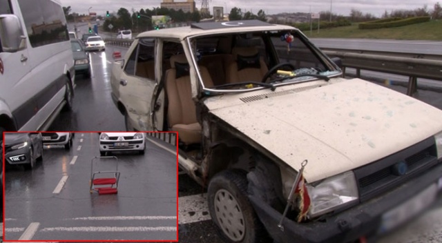 Yola sandalye atıldı, beton mikseri ve otomobil çarpıştı Yola sandalye atıldı, beton mikseri ve otomobil çarpıştı