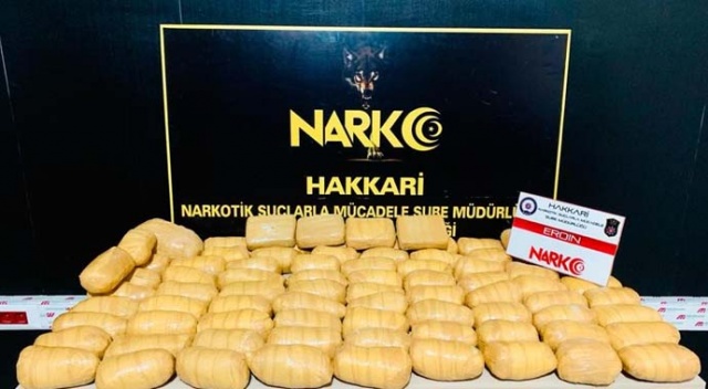 Yüksekova'da 44 kilo eroin ele geçirildi Yüksekova'da 44 kilo eroin ele geçirildi