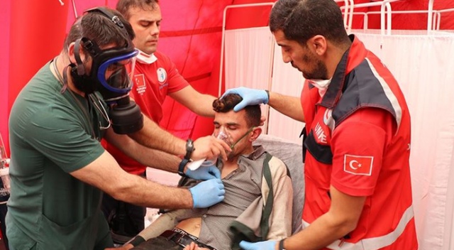Yunan askerlerinin müdahalesinde yaralanan sığınmacılar tedavi ediliyor Yunan askerlerinin müdahalesinde yaralanan sığınmacılar tedavi ediliyor