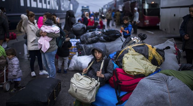 Yunanistan'daki göçmen kamplarına personel dışında kimse giremeyecek Yunanistan'daki göçmen kamplarına personel dışında kimse giremeyecek