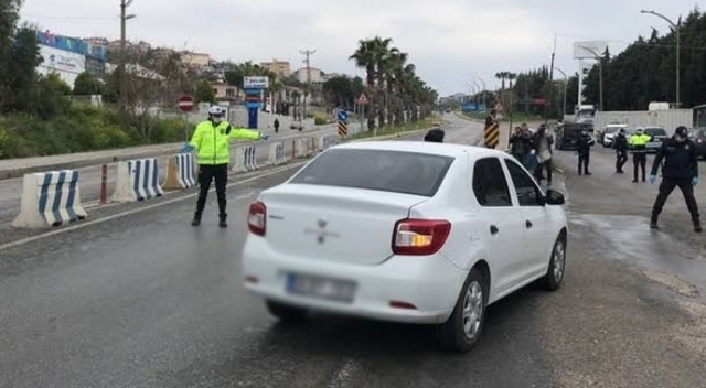 ‘Dur’ ihtarına uymadılar, araçları bağlanınca yürüyerek döndüler