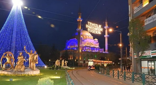 ‘Evde kal’ çağrıları mahyalara da yansıdı