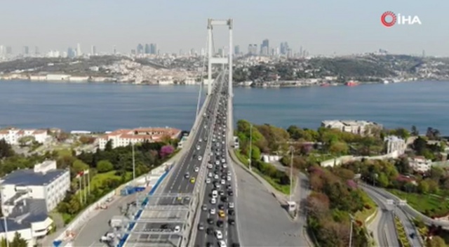 15 Temmuz Şehitler Köprüsü&#039;nde oluşan trafik havadan görüntülendi