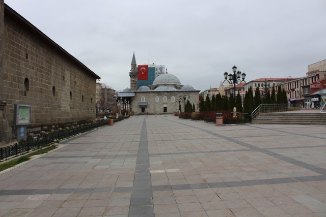 4 günlük sokağa çıkma kısıtlamasının ilk gününde Erzurum sessizliğe büründü