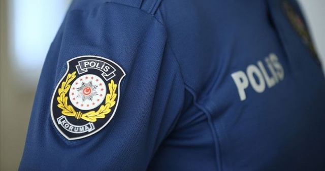 85 yaşındaki vatandaş bankaya giderken polise yakalandı 85 yaşındaki vatandaş bankaya giderken polise yakalandı